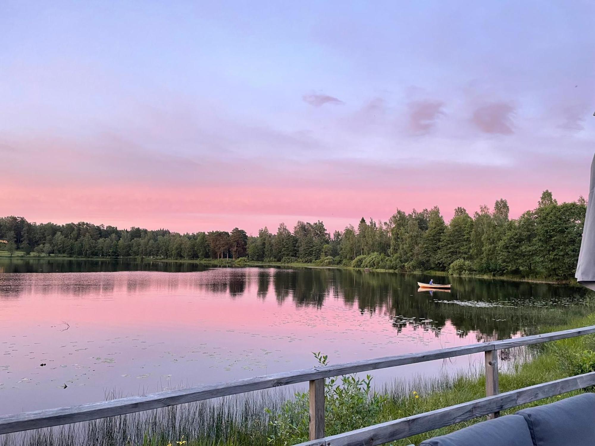 Med Strandtomt I Smalands Naturskoena Miljoe Feriehus